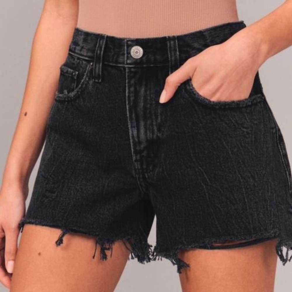 NWT Abercrombie Mid Rise Boyfriend Shorts